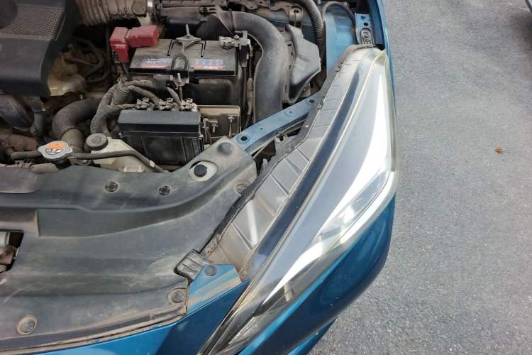 Used Nissan Lannia 2016 1.6L CVT Smart Cool Edition Engine Bay Left