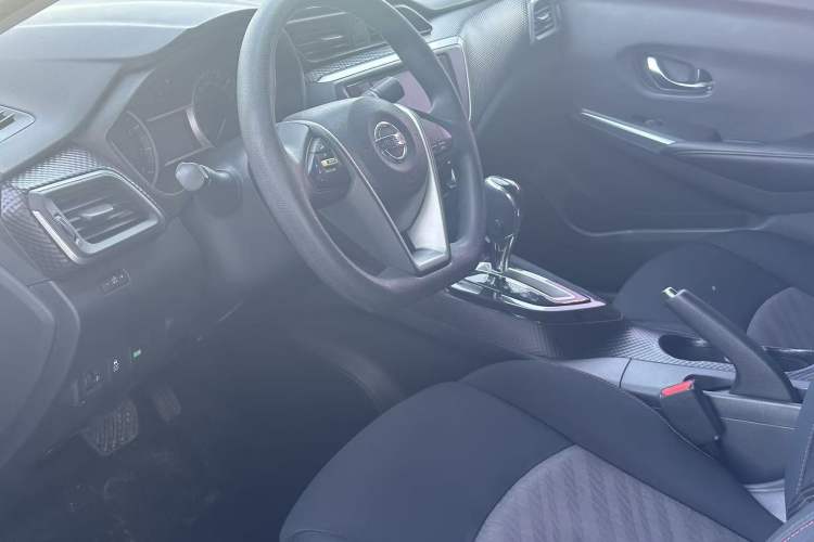 Used Nissan Lannia 2016 1.6L CVT Smart Cool Edition Exterior 5