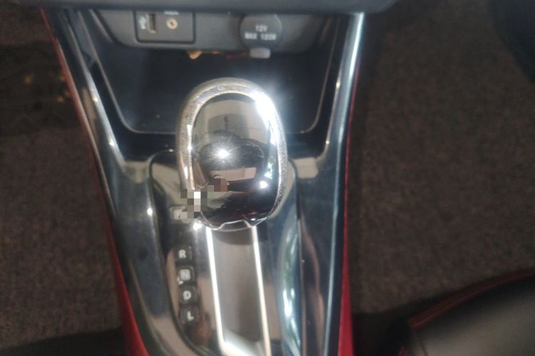Used Nissan Lannia 2016 1.6L CVT Cool Edition Gear Lever