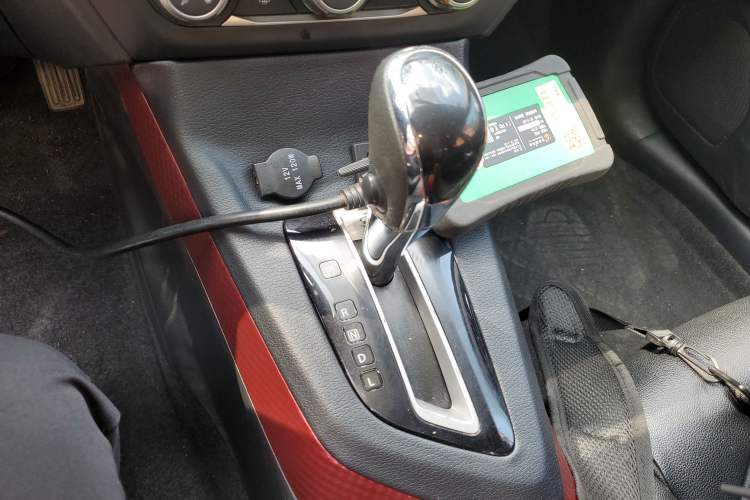 Used Nissan Lannia 2016 1.6L CVT Cool Edition Gear Lever