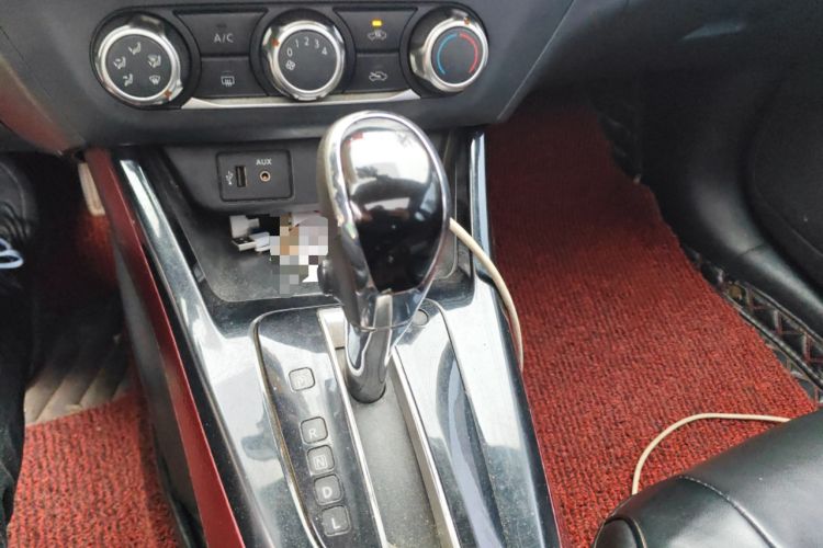 Used Nissan Lannia 2016 1.6L CVT Cool Edition Gear Lever