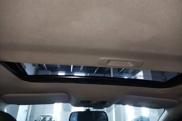 Used Nissan Lannia 2016 1.6L CVT Cool Edition Headliner