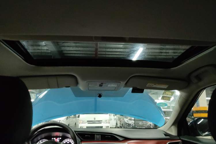 Used Nissan Lannia 2016 1.6L CVT Cool Edition Headliner