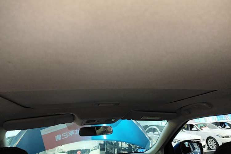Used Nissan Lannia 2016 1.6L CVT Cool Edition Headliner