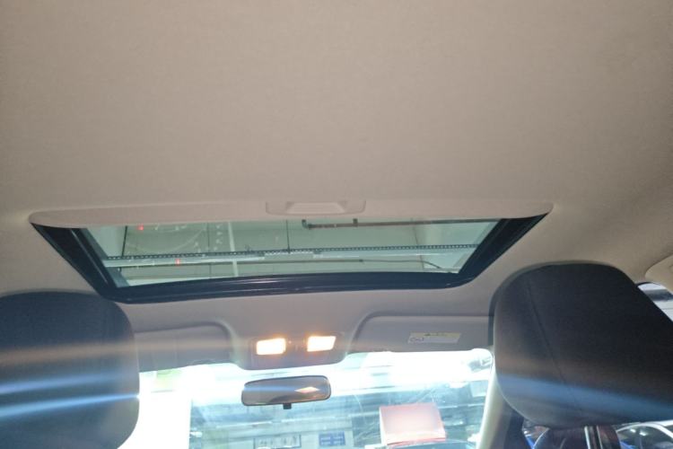 Used Nissan Lannia 2016 1.6L CVT Cool Edition Headliner