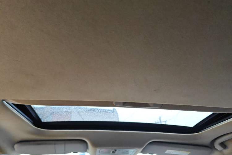 Used Nissan Lannia 2016 1.6L CVT Cool Edition Headliner