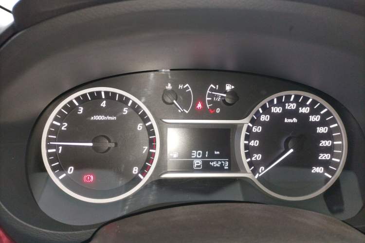 Used Nissan Lannia 2016 1.6L CVT Smart Cool Edition Instrument Cluster