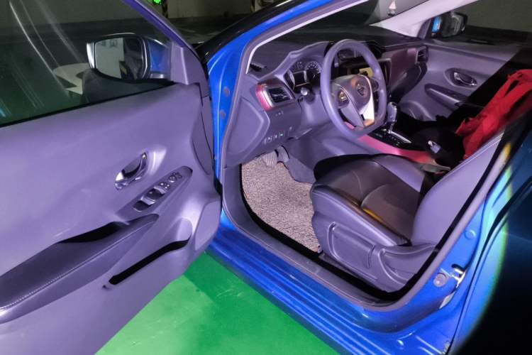 Used Nissan Lannia 2016 1.6L CVT Smart Cool Edition Interior 3