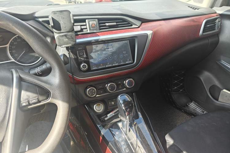 Used Nissan Lannia 2016 1.6L CVT Smart Cool Edition Interior 5