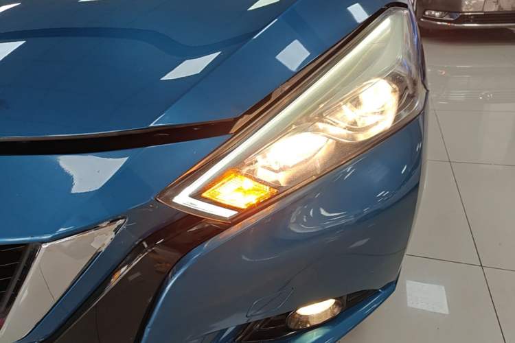 Used Nissan Lannia 2016 1.6L CVT Smart Cool Edition Left Front Headlight