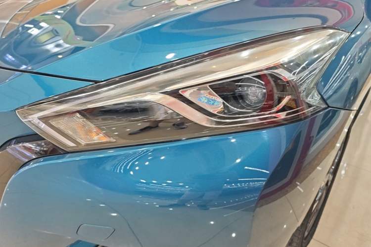 Used Nissan Lannia 2016 1.6L CVT Smart Cool Edition Left Front Headlight