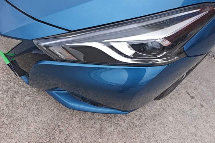 Used Nissan Lannia 2016 1.6L CVT Cool Edition Left Front Headlight