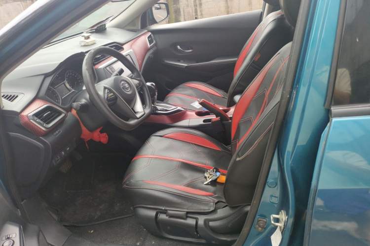 Used Nissan Lannia 2016 1.6L CVT Smart Cool Edition Left Front Seat