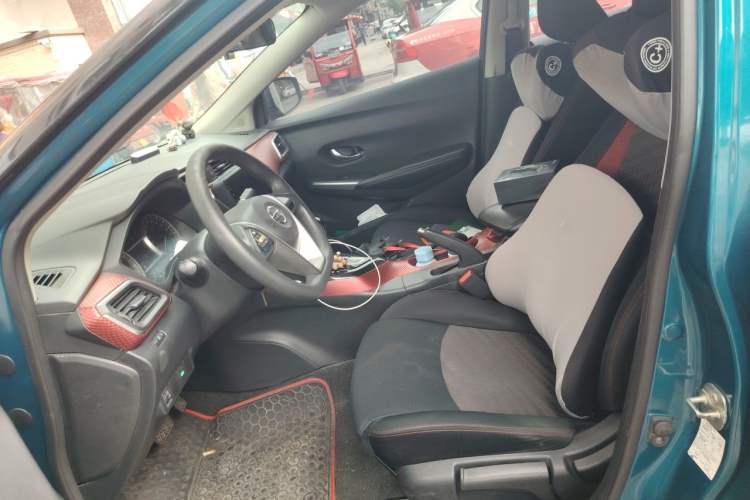 Used Nissan Lannia 2016 1.6L CVT Cool Edition Left Front Seat
