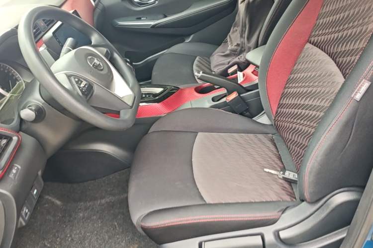 Used Nissan Lannia 2016 1.6L CVT Cool Edition Left Front Seat