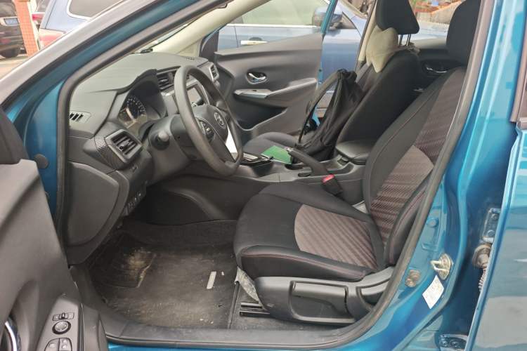 Used Nissan Lannia 2016 1.6L CVT Smart Cool Edition Left Front Seat