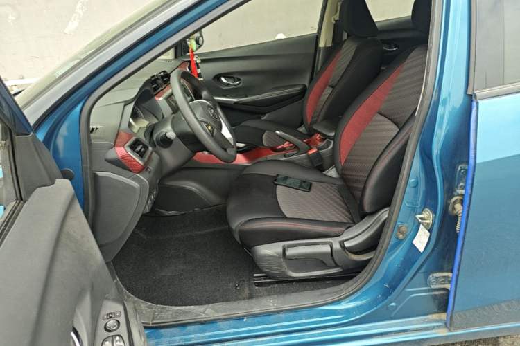 Used Nissan Lannia 2016 1.6L CVT Smart Cool Edition Left Front Seat