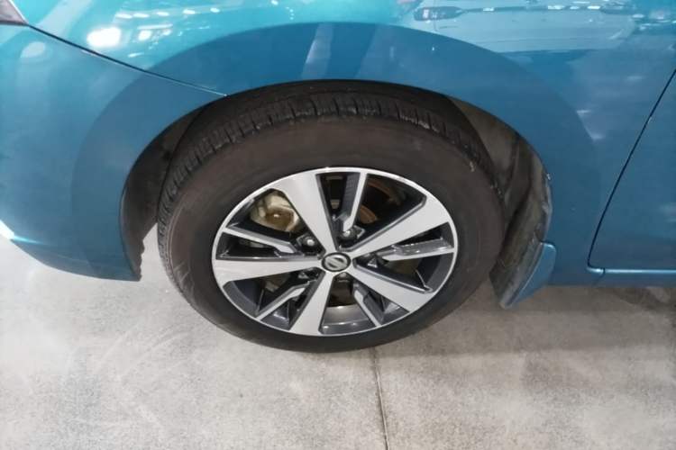 Used Nissan Lannia 2016 1.6L CVT Cool Edition Left Front Wheel Hub