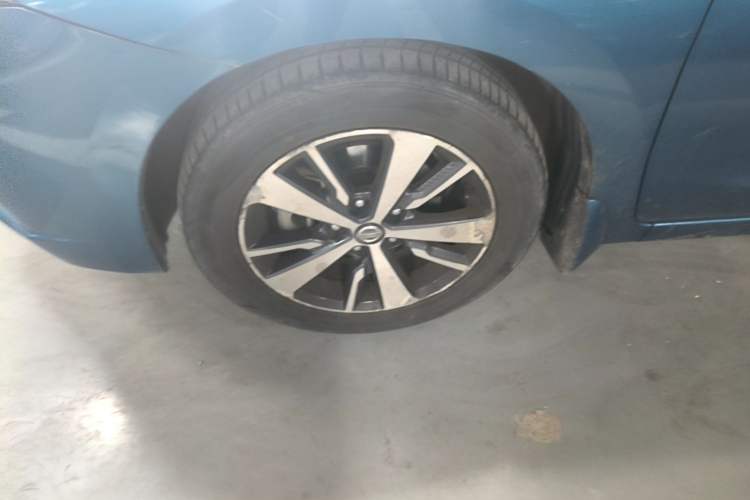 Used Nissan Lannia 2016 1.6L Manual Cool Edition Left Front Wheel Hub