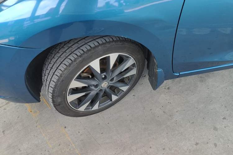Used Nissan Lannia 2016 1.6L CVT Smart Cool Edition Left Front Wheel Hub