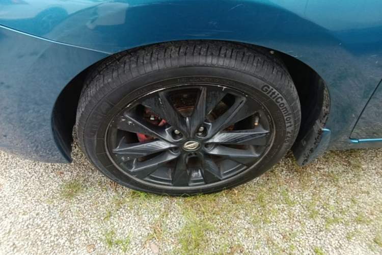 Used Nissan Lannia 2016 1.6L CVT Smart Cool Edition Left Front Wheel Hub