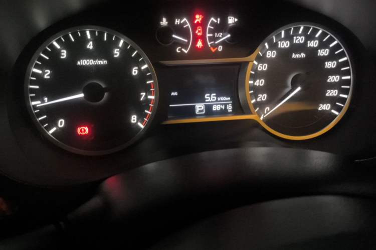 Used Nissan Lannia 2016 1.6L CVT Smart Cool Edition Odometer Close Up