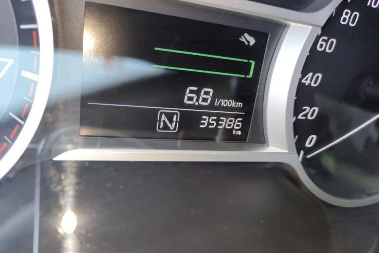 Used Nissan Lannia 2016 1.6L CVT Smart Cool Edition Odometer Close Up