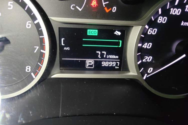Used Nissan Lannia 2016 1.6L CVT Smart Cool Edition Odometer Close Up