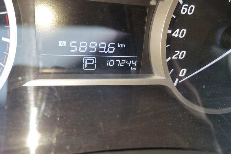 Used Nissan Lannia 2016 1.6L CVT Cool Edition Odometer Close Up