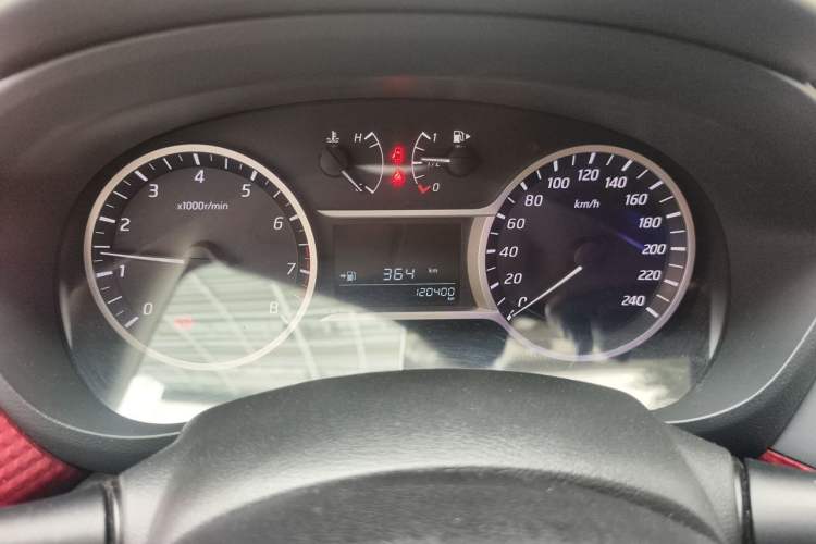 Used Nissan Lannia 2016 1.6L Manual Cool Edition Odometer Close Up