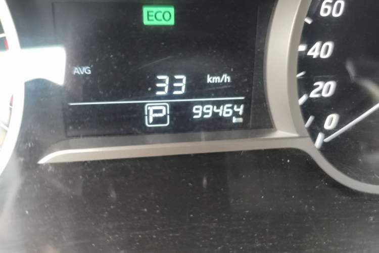 Used Nissan Lannia 2016 1.6L CVT Smart Edition Odometer Close Up