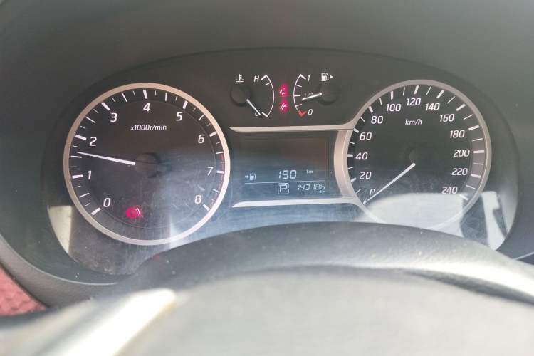 Used Nissan Lannia 2016 1.6L CVT Cool Edition Odometer Close Up
