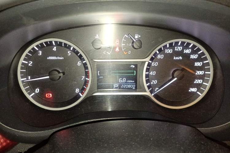 Used Nissan Lannia 2016 1.6L CVT Smart Cool Edition Odometer Close Up