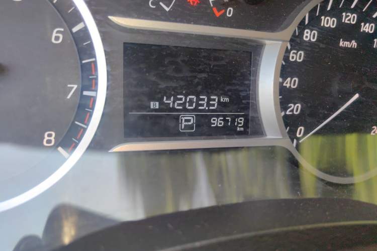Used Nissan Lannia 2016 1.6L CVT Smart Cool Edition Odometer Close Up