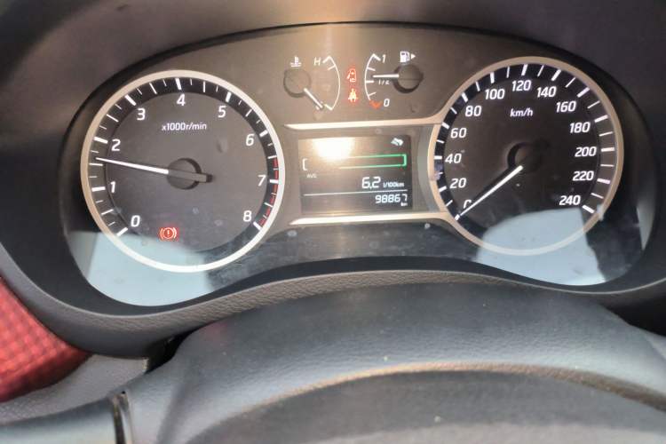 Used Nissan Lannia 2016 1.6L Manual Cool Edition Odometer Close Up