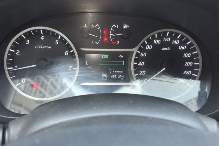 Used Nissan Lannia 2016 1.6L CVT Smart Cool Edition Odometer Close Up