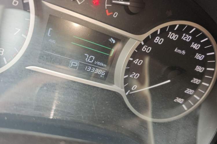 Used Nissan Lannia 2016 1.6L CVT Smart Cool Edition Odometer Close Up