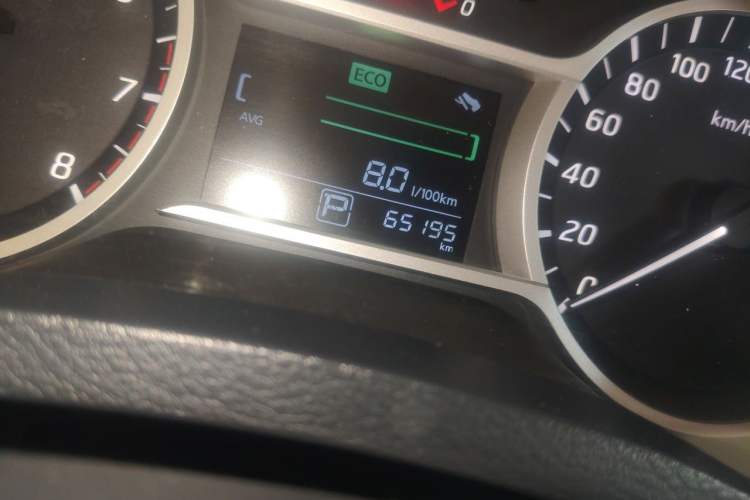 Used Nissan Lannia 2016 1.6L CVT Cool Edition Odometer Close Up