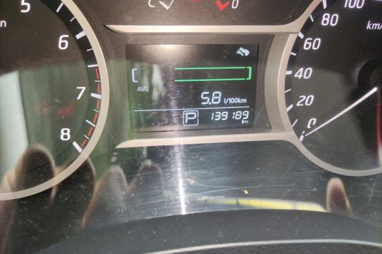 Used Nissan Lannia 2016 1.6L CVT Smart Cool Edition Odometer Close Up