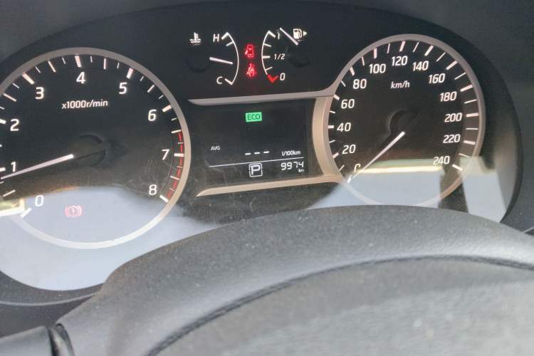 Used Nissan Lannia 2016 1.6L CVT Smart Cool Edition Odometer Close Up