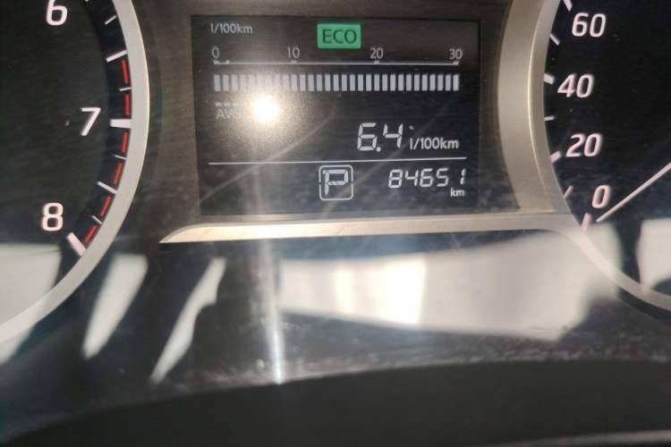 Used Nissan Lannia 2016 1.6L CVT Smart Cool Edition Odometer Close Up
