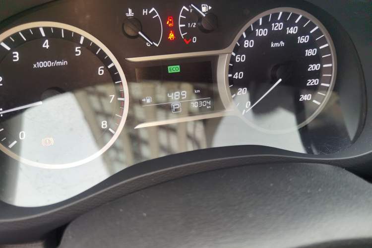 Used Nissan Lannia 2016 1.6L CVT Smart Cool Edition Odometer Close Up
