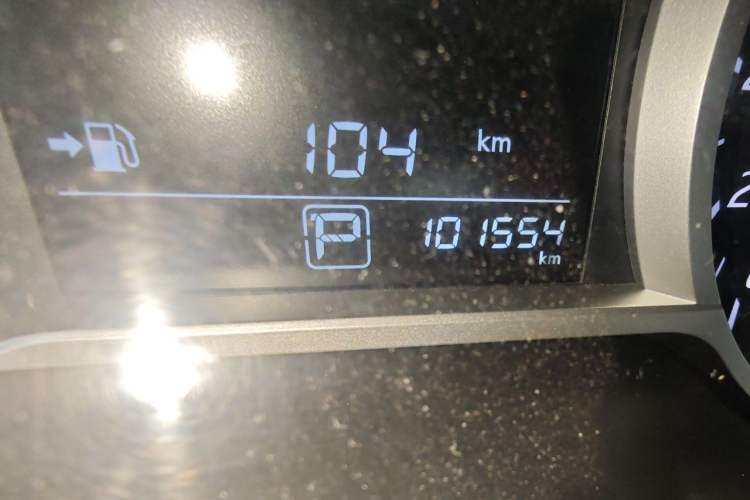 Used Nissan Lannia 2016 1.6L CVT Cool Edition Odometer Close Up
