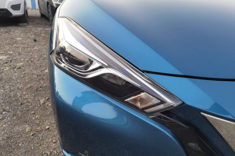 Used Nissan Lannia 2016 1.6L CVT Cool Edition Right Front Headlight