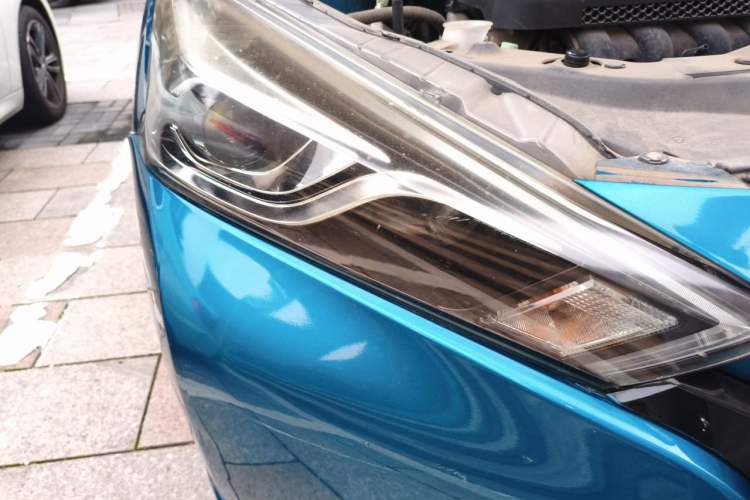Used Nissan Lannia 2016 1.6L CVT Smart Edition Right Front Headlight