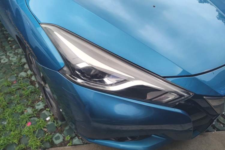Used Nissan Lannia 2016 1.6L CVT Smart Cool Edition Right Front Headlight