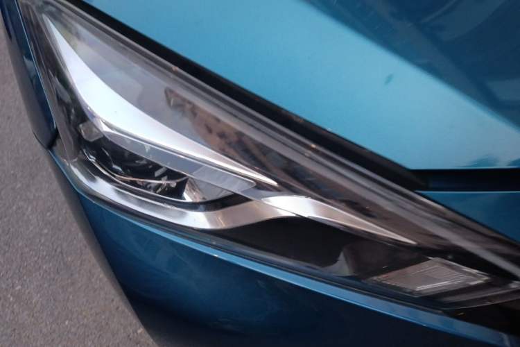 Used Nissan Lannia 2016 1.6L CVT High-Energy Version Right Front Headlight