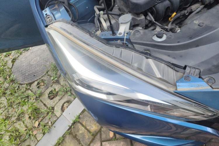 Used Nissan Lannia 2016 1.6L CVT Cool Edition Right Front Headlight