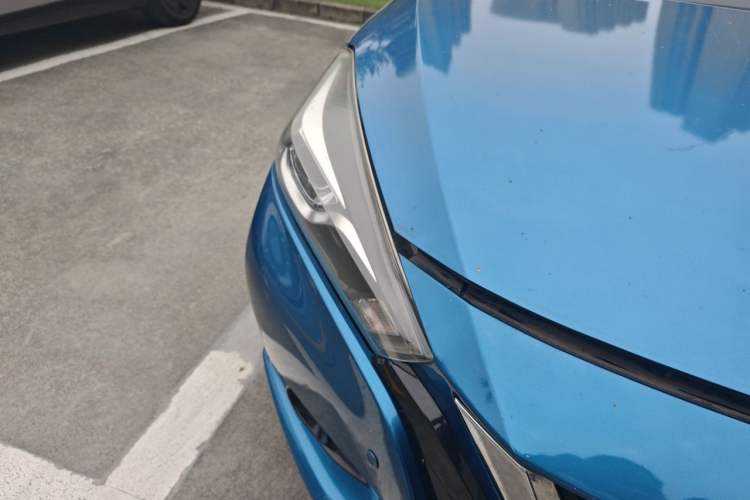 Used Nissan Lannia 2016 1.6L CVT Smart Cool Edition Right Front Headlight