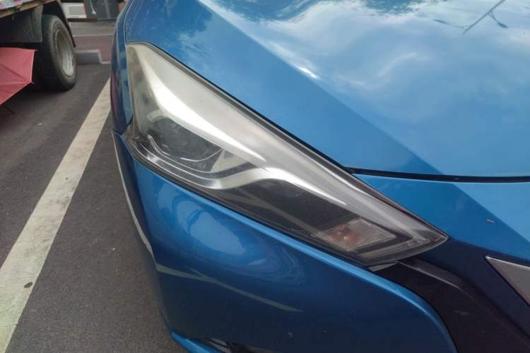 Used Nissan Lannia 2016 1.6L Manual Cool Edition Right Front Headlight